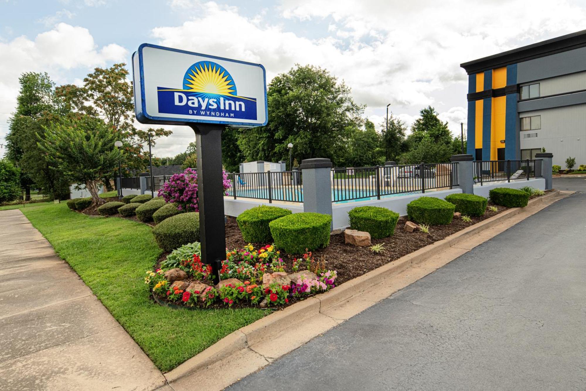 Days Inn By Wyndham Fort Smith Extérieur photo